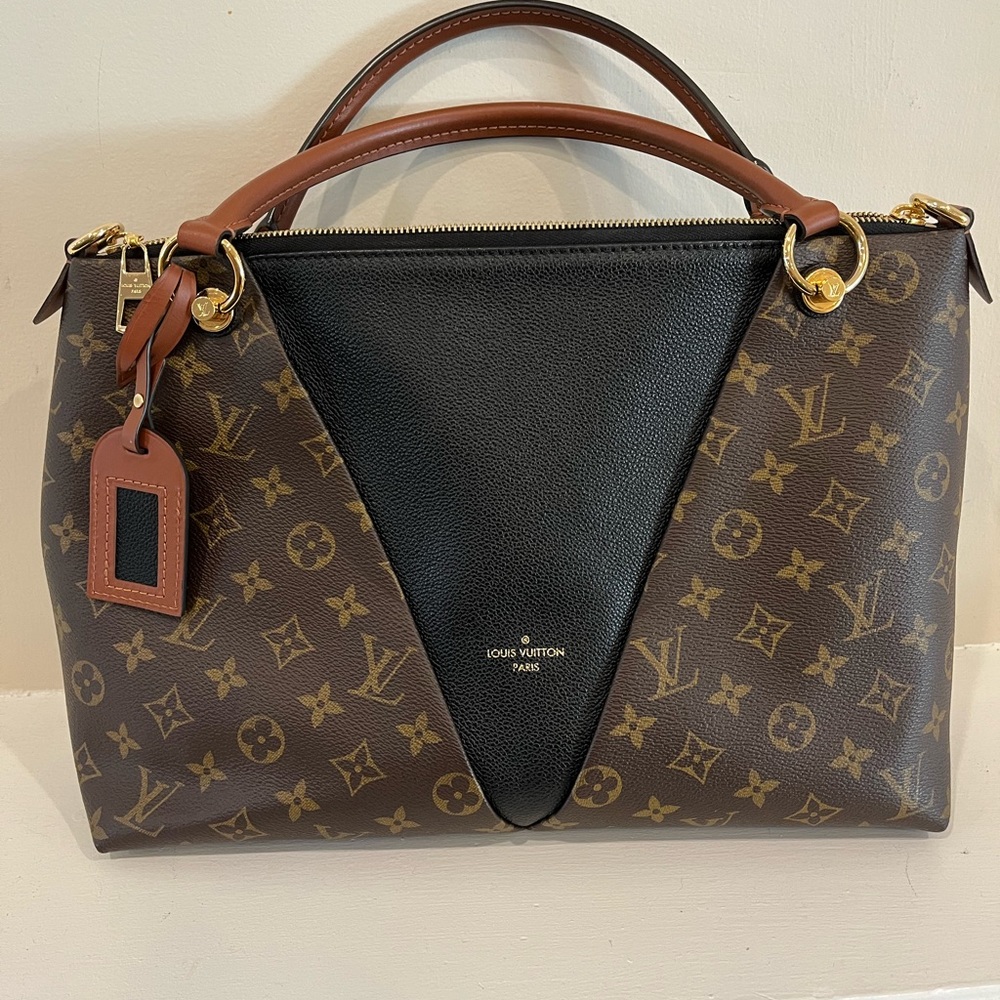 Louis Vuitton V Tote Purse